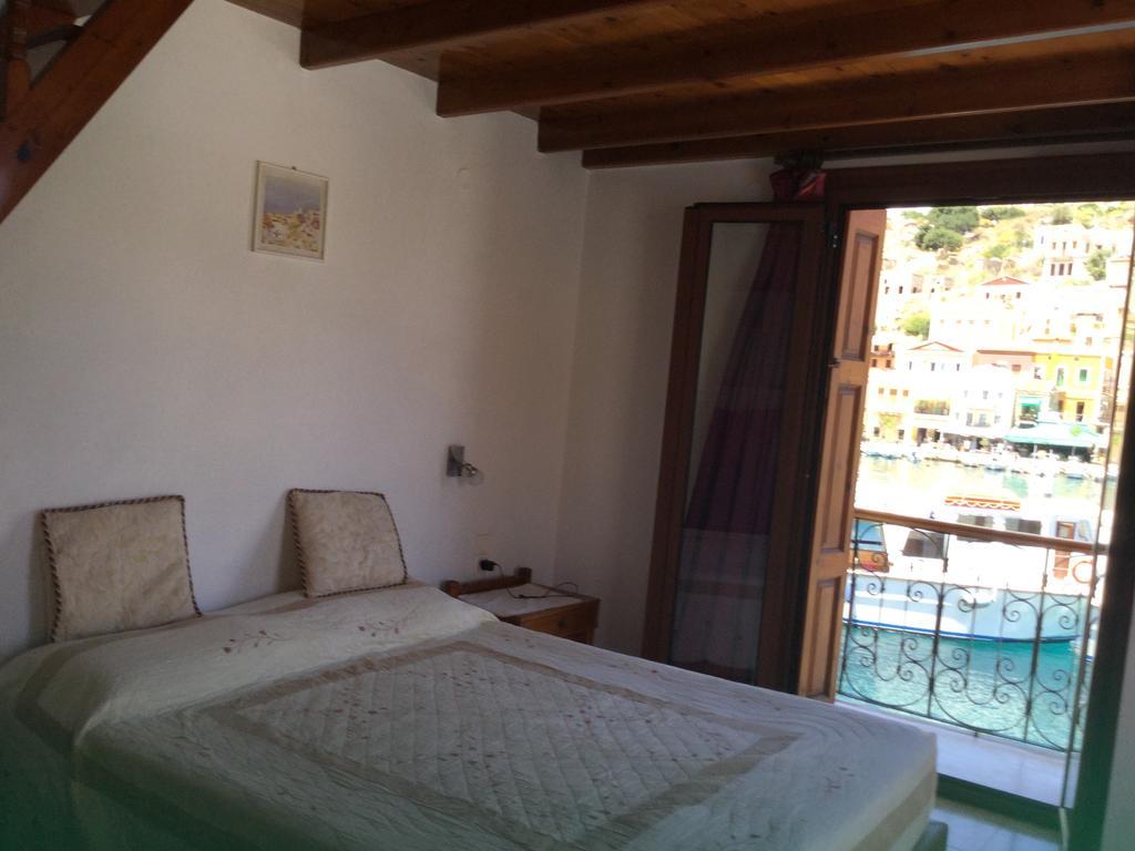 Captain's Hotel de apartamente Symi